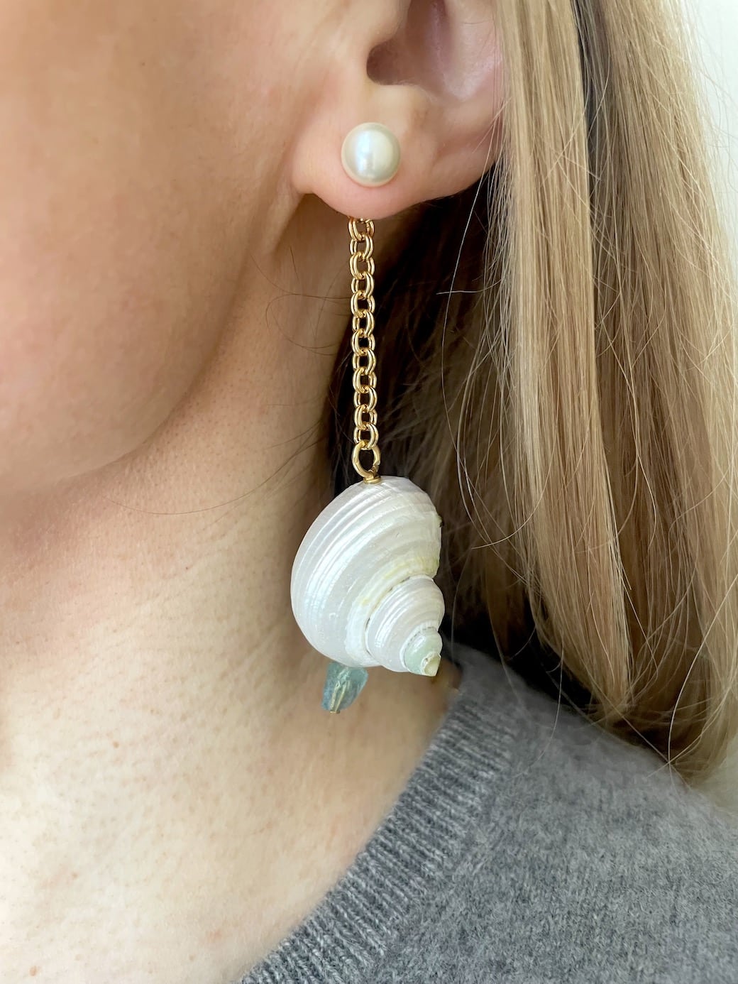 BO earrings Longues Coquillages Apatite bleue by Sande Paris