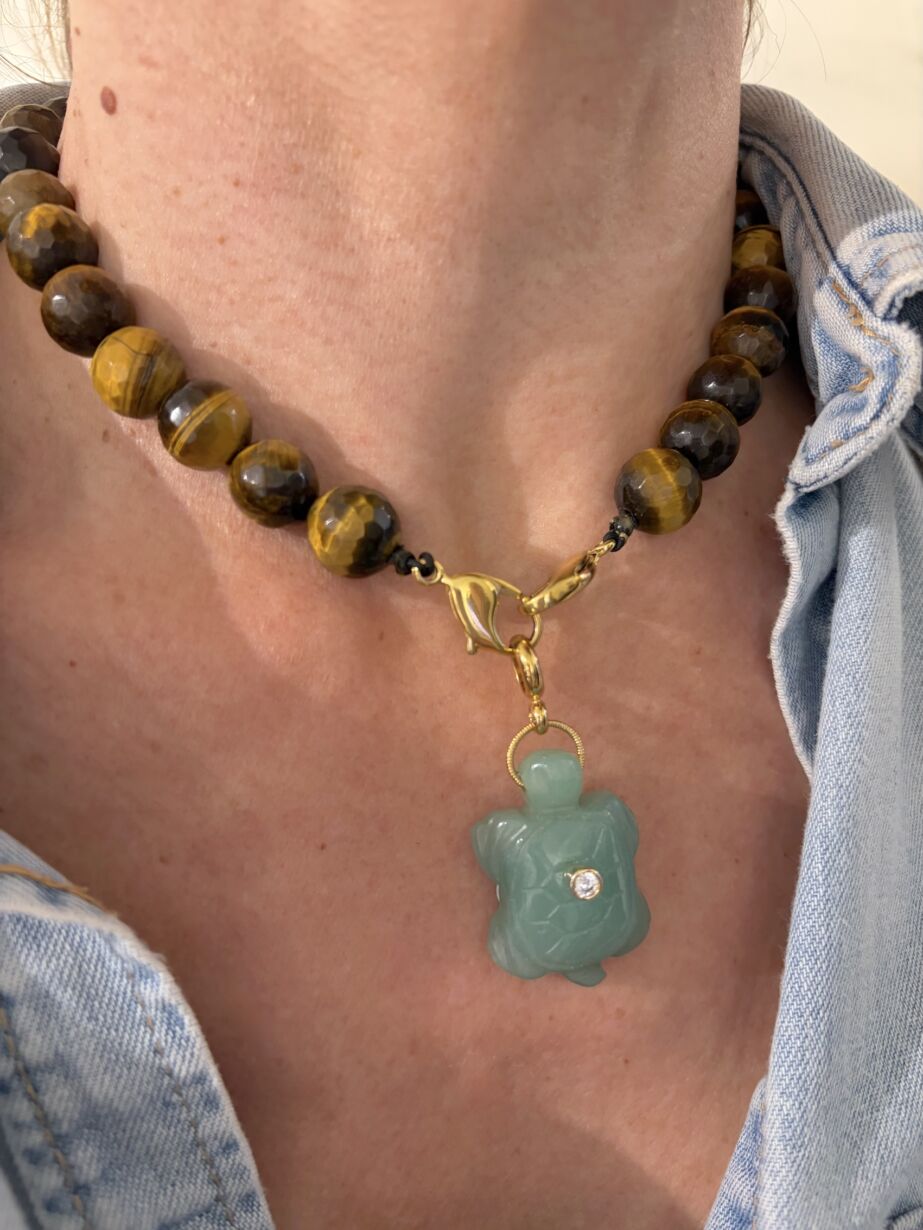 TARA pendant turtle in Aventurine by Sande Paris bijou jewel TARA pendant turtle in Aventurine by Sande Paris bijou