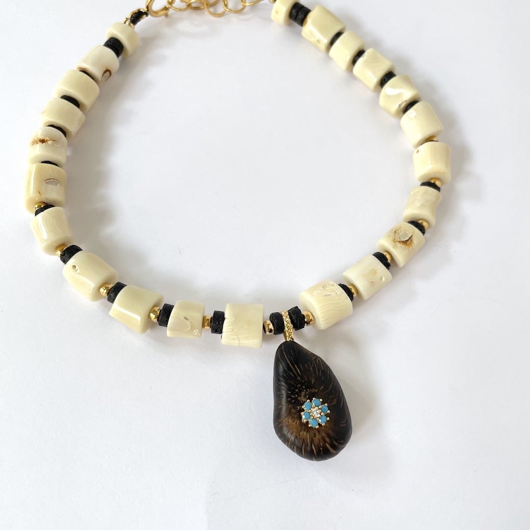Collier necklace LIYA by Sande Paris bijoux