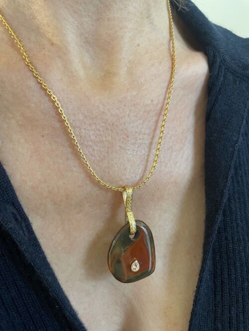 Agate Fire Pendant pendentif by Sande Paris