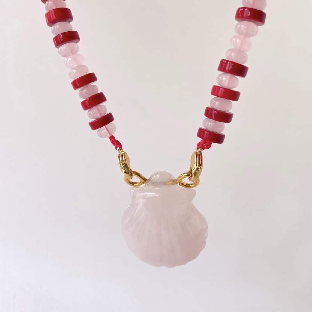 Collier NAYA Pink Quartz by Sande Paris jewelry 2.