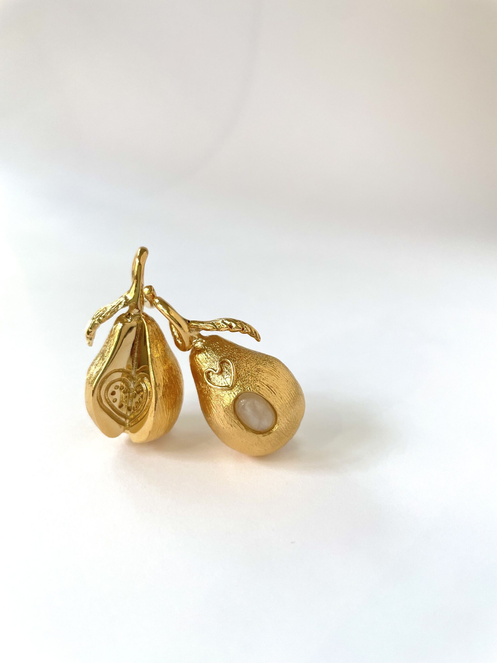 LOUISE neckalce Love's Pear collier Poire by SANDE PARIS Jewelry.