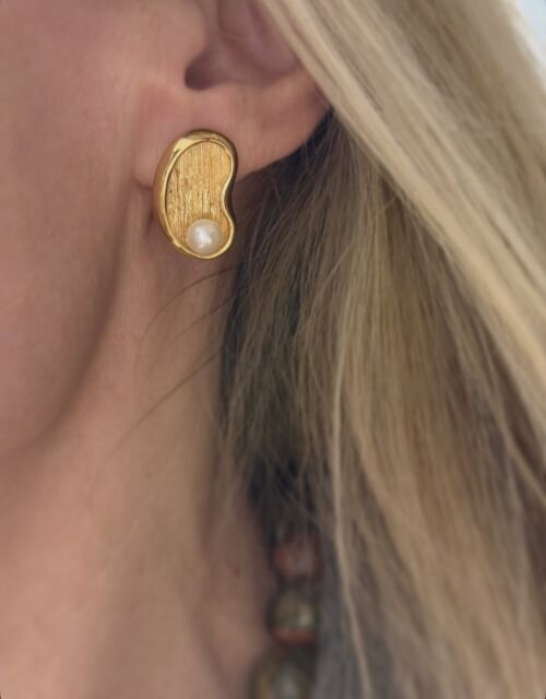 Earrings boucles d'oreilles avec perles GALA with freshwater by Sande Paris jewellry paris