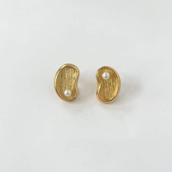 Earrings Boucles d'oreilles GALA with freshwater by Sande Paris jewellry Paris