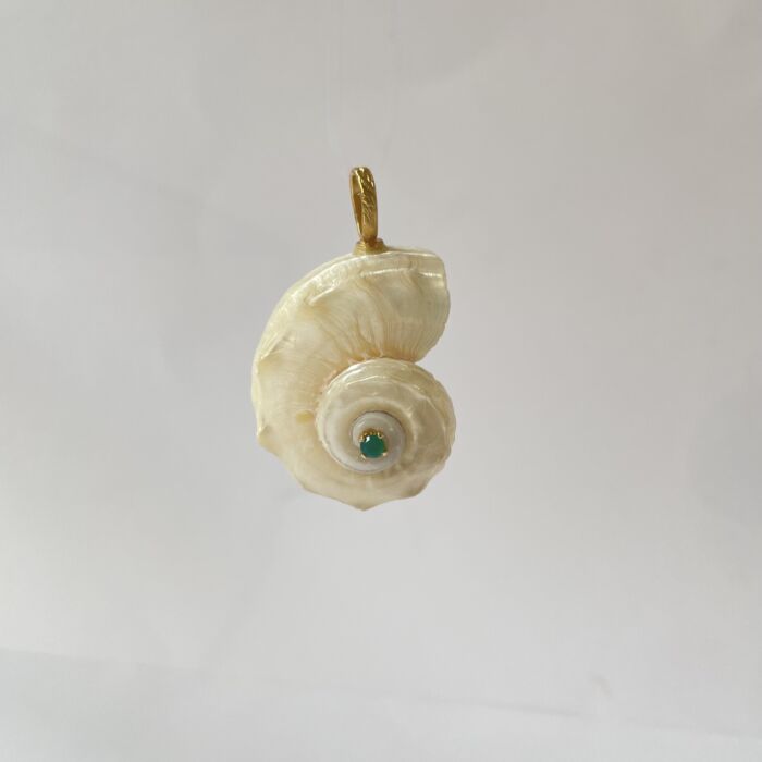 ANAHA shell pendant coquillage pendentif by SANDE PARIS jewel