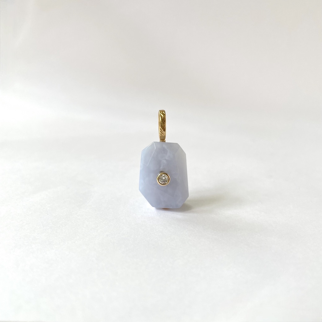 CALI pendentif pendant with chalcedony Calcedoine by SANDE PARIS.