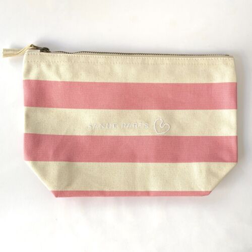 Trousse Pouch Place des Voges by SANDE PARIS. 