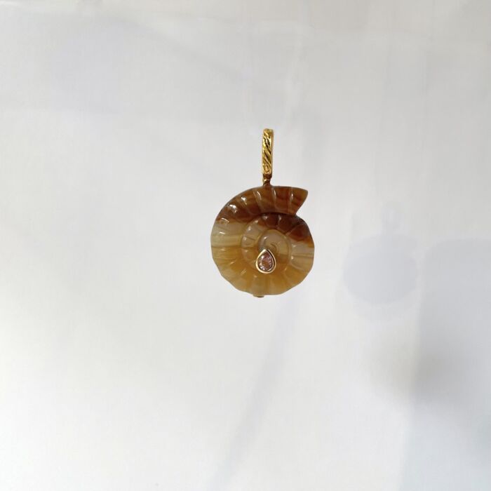 Pendentif AMBRE pendant by SANDE PARIS