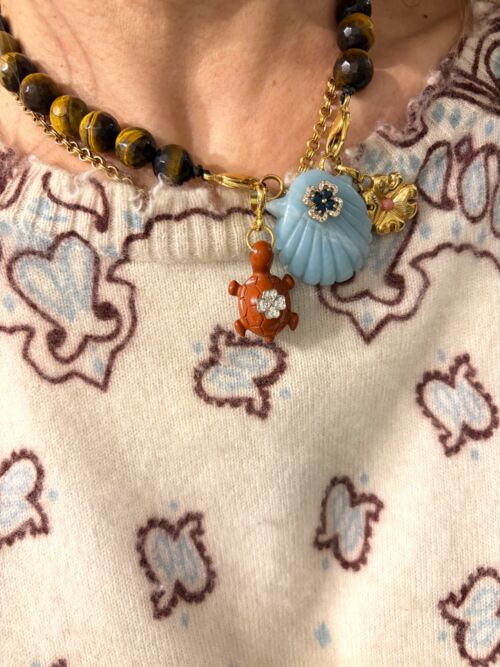 Baby tara turtle pendant Tortue pendentif by Sande Paris.