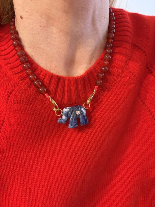 Collier Cornaline pendentif elephant Sodalite Necklace Carnelian Sodalite elephant by Sande Paris