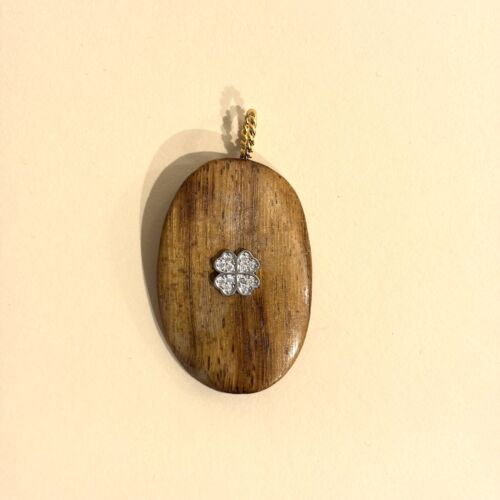 Pendentif bois ZOE pendant in wood natural by Sande paris jewelry