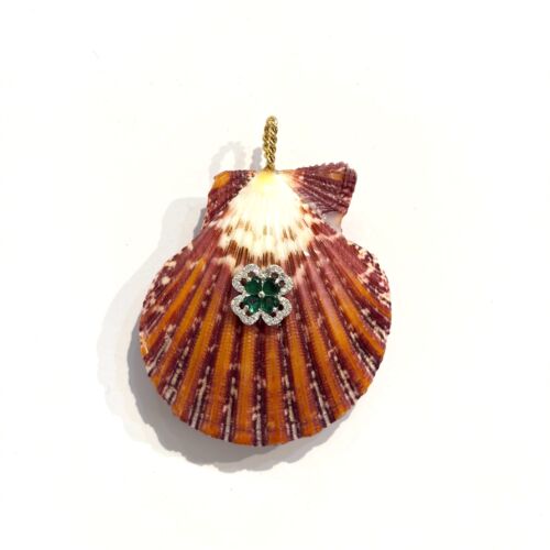 Pendant Shell FIONA pendentif coquillage Fiona by Sande Paris. jewel