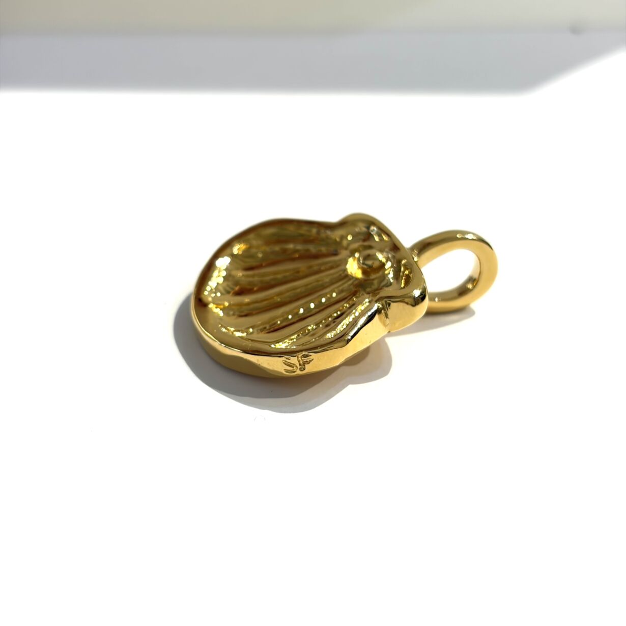 Pendentif Talisman Shell Pendant by Sande Paris bijoux Jewellery