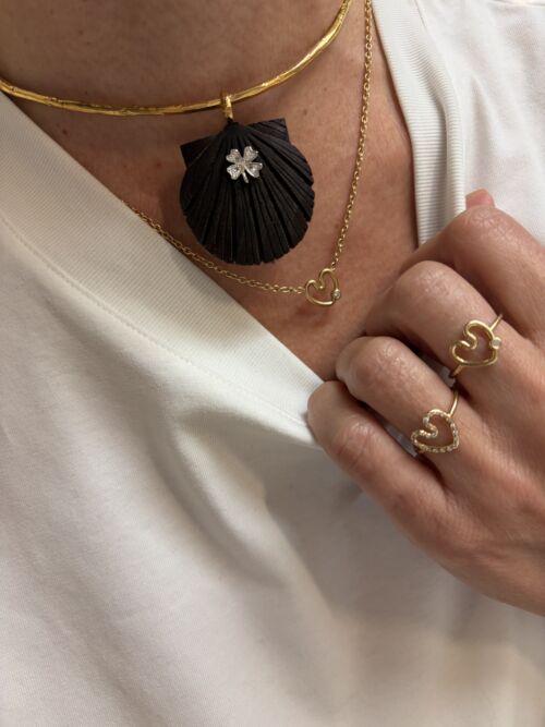 Pendentif Syra – en forme de coquillage en pierres