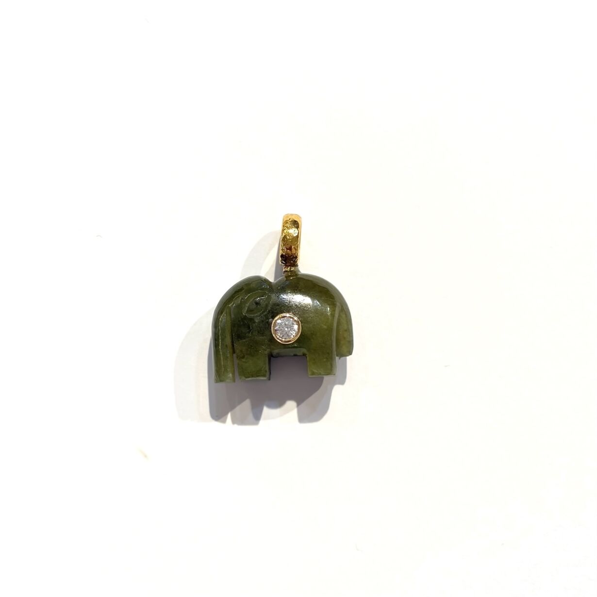 Pendentif elephant LEO pendant in Vesuvianite Red Jasper Turquoise Aventurine by Sande Paris bijou jewel
